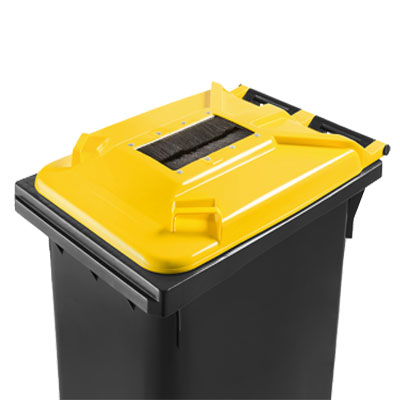 Bürstenöffnung for packaging Abfall an yellow 2-Rad Mülltonne — Weber